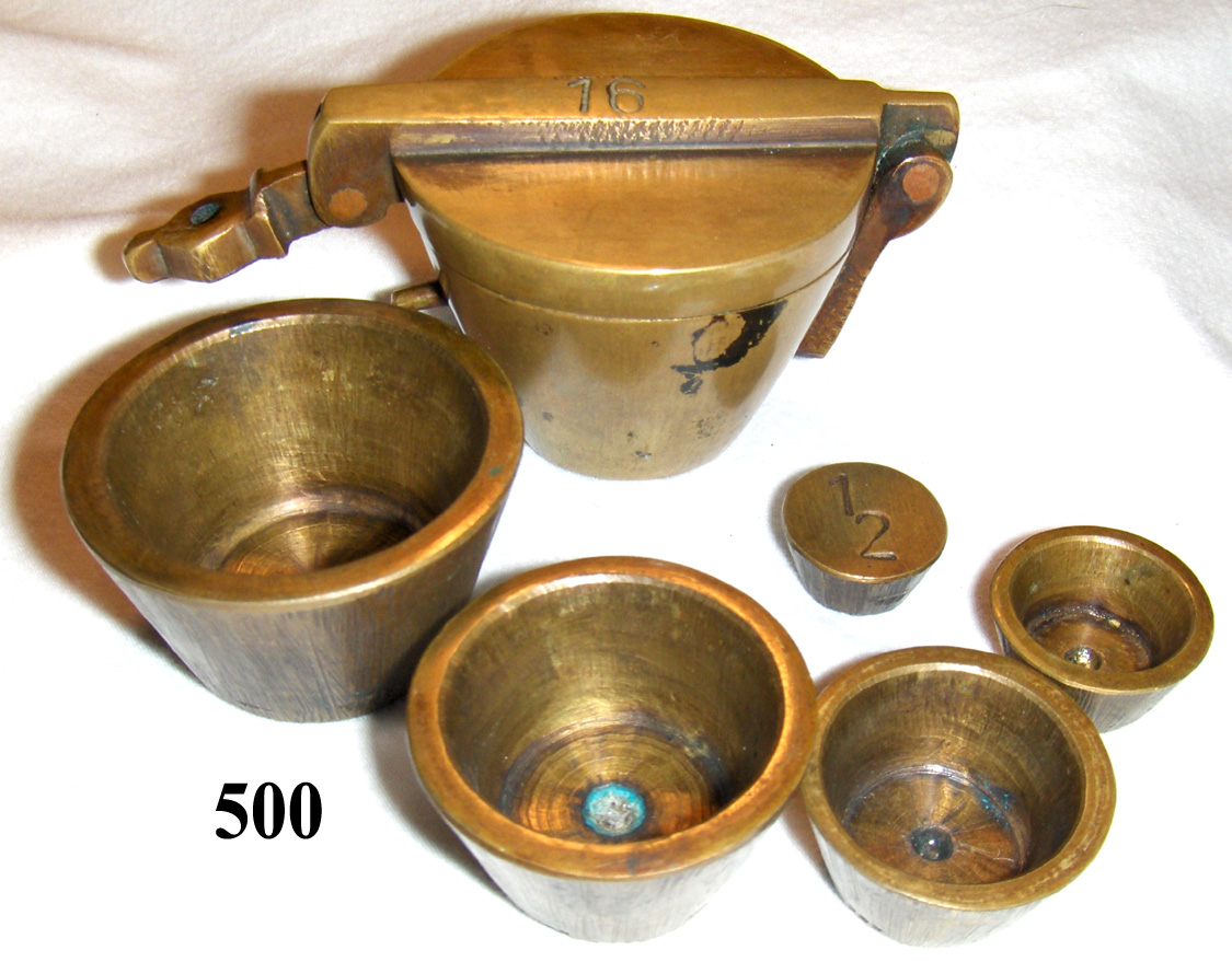 SET OF MASSES, BRASS 500 Gms.